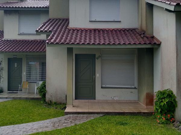 Apartamento em Capão Novo