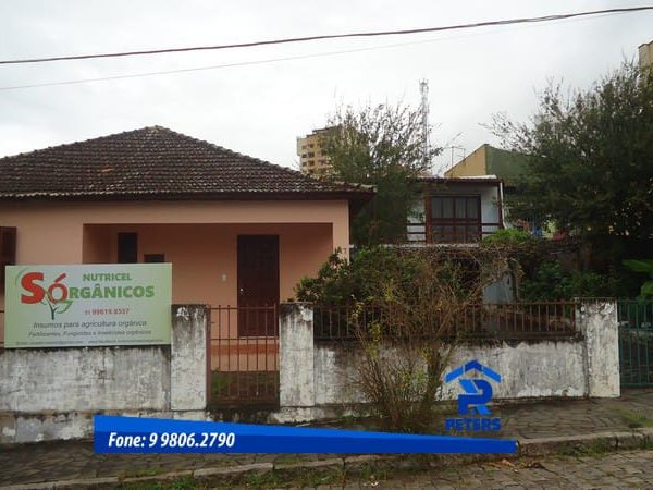 Casa e 2 aptos