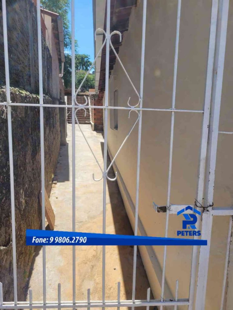 Casa de Alvenaria e 4 kitnets