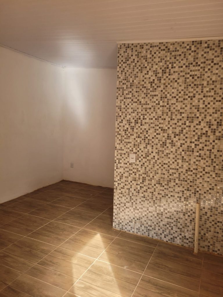 Casa de Alvenaria e 4 kitnets