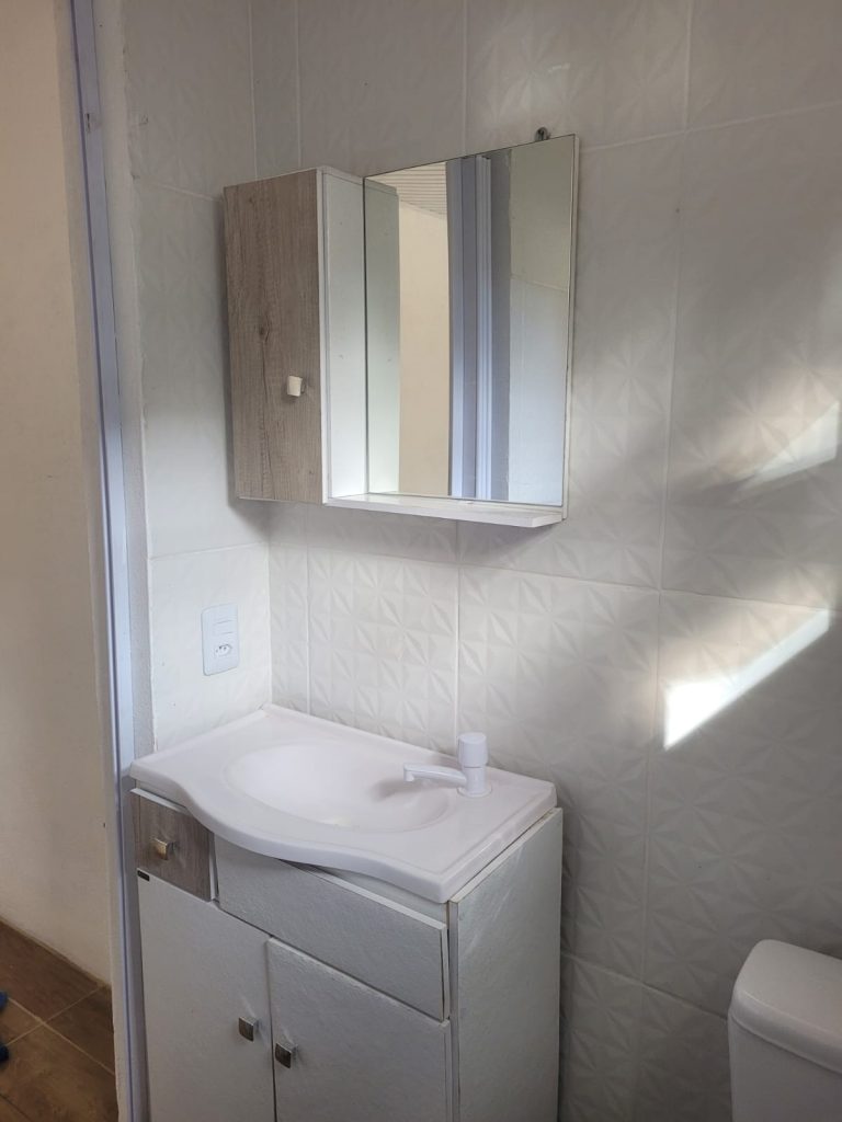 Casa de Alvenaria e 4 kitnets