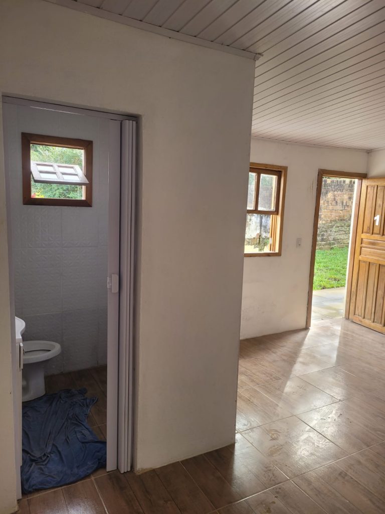 Casa de Alvenaria e 4 kitnets