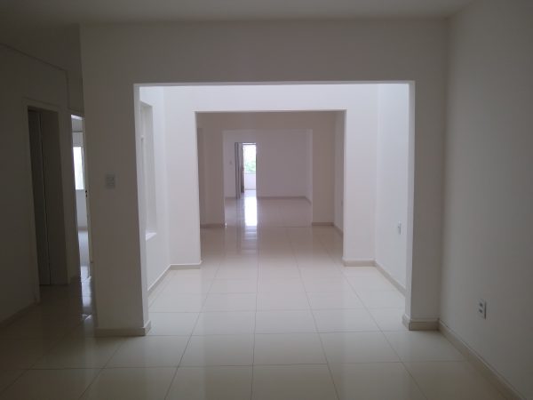 Sala Comercial em rua central da cidade