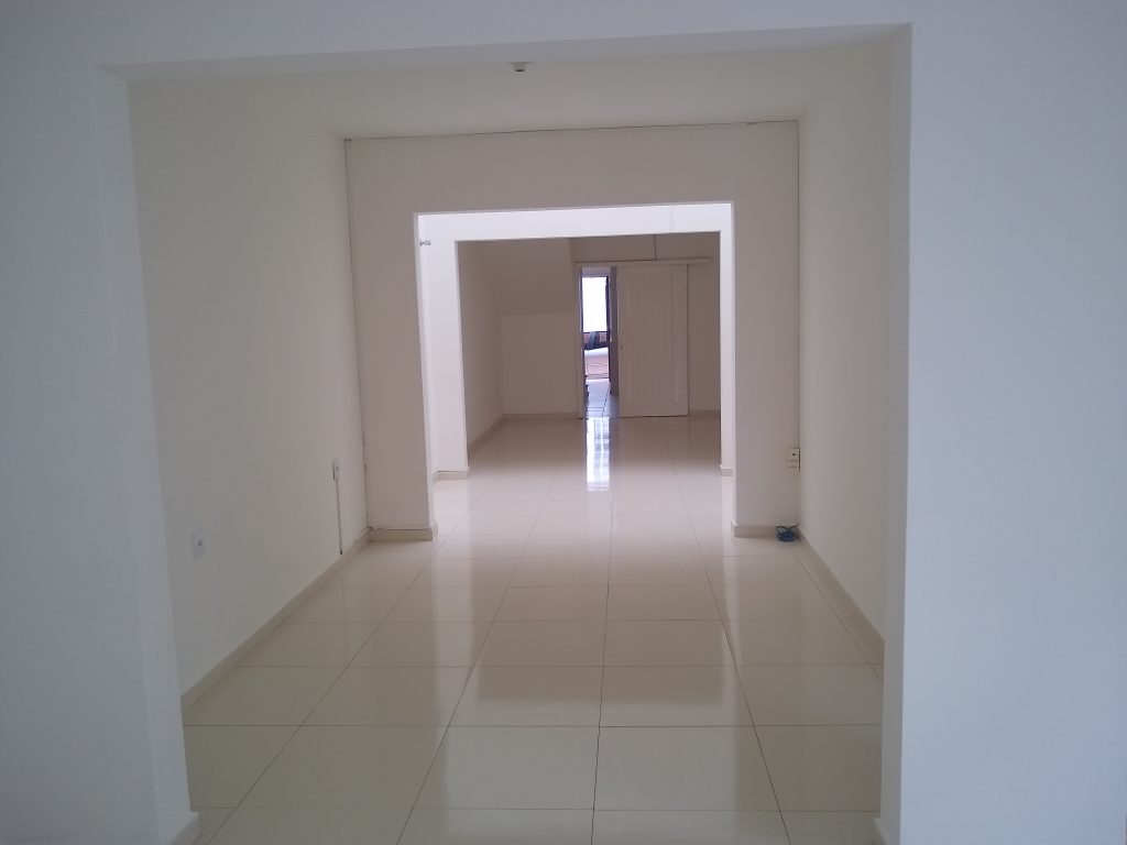 Sala Comercial em rua central da cidade